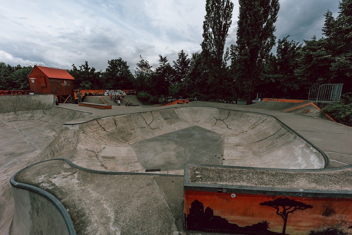 Red Shelter skatepark